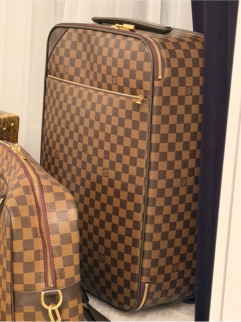 Louis Vuitton Brown Checkered Rolling Carry-On with Gold Hardware - Picture 5 of 6